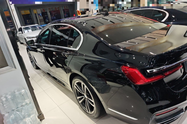 宝马7系 2019款 改款 730Li M运动套装车身外观6003