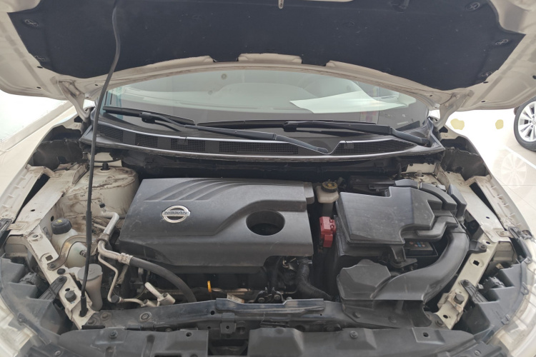 日产 逍客 2016款 2.0L CVT精英版机舱底盘24