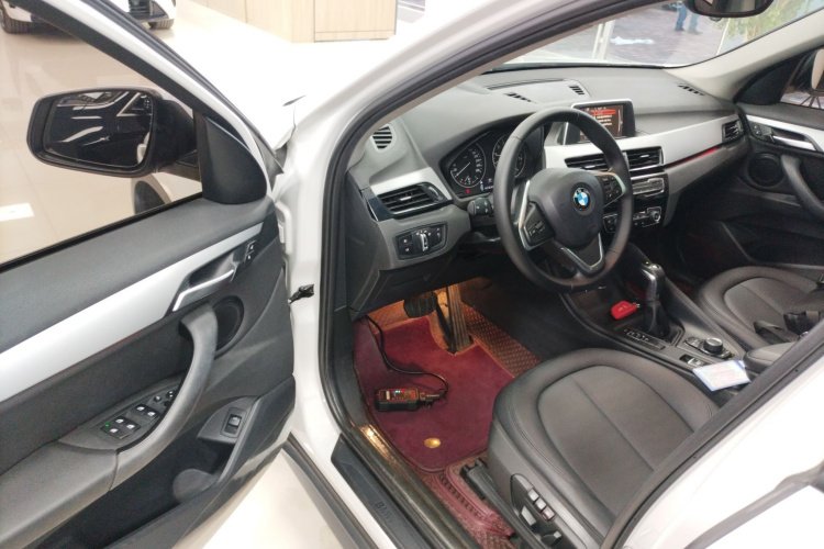 宝马X1 2016款 sDrive18Li 尊享型中控内饰7003