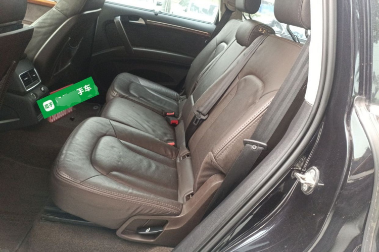 奥迪Q7  35 TFSI 进取型中控内饰7004