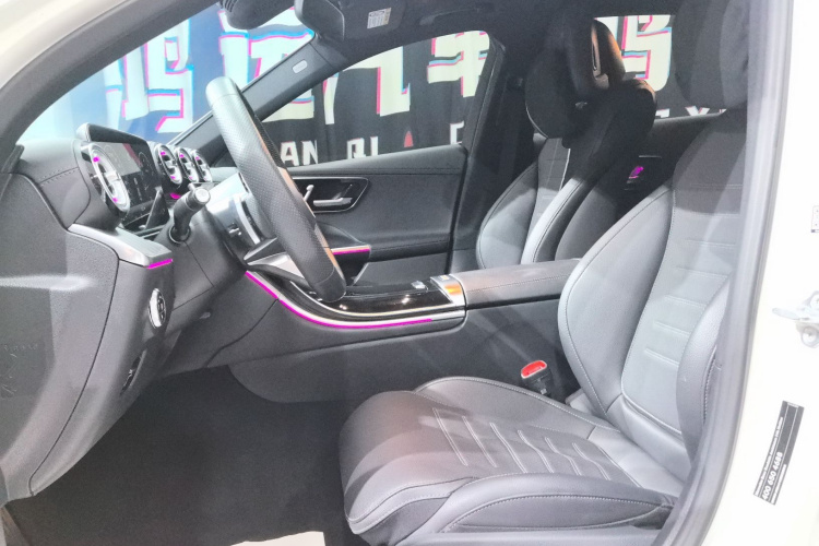 奔驰C级 2023款 改款 C 260 L 运动版中控内饰19