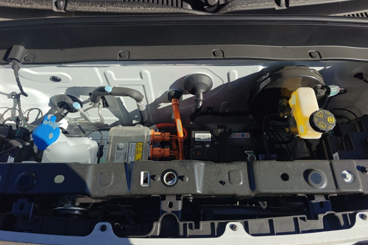 吉利银河 2024款 熊猫mini 200km 耐力熊机舱底盘24