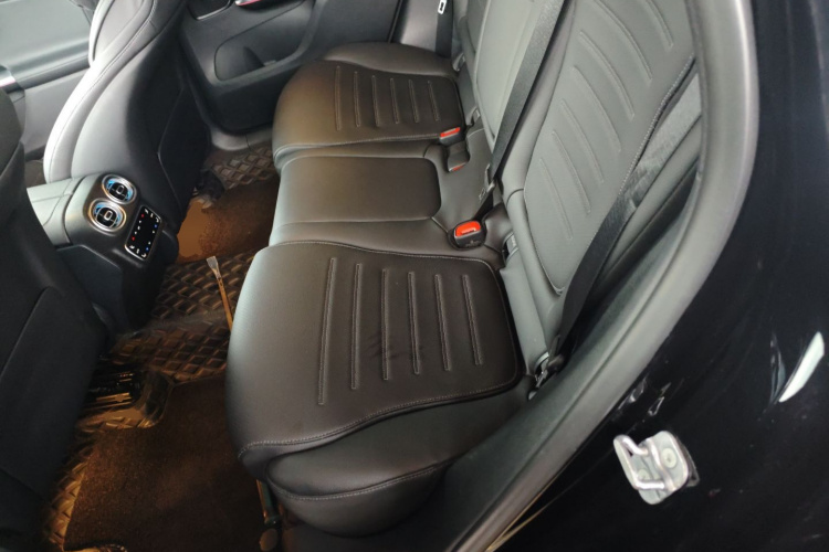 奔驰GLC 2023款 GLC 300 L 4MATIC 动感型 5座中控内饰7004