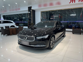 沃尔沃S90 2025款 B5 智逸豪华版