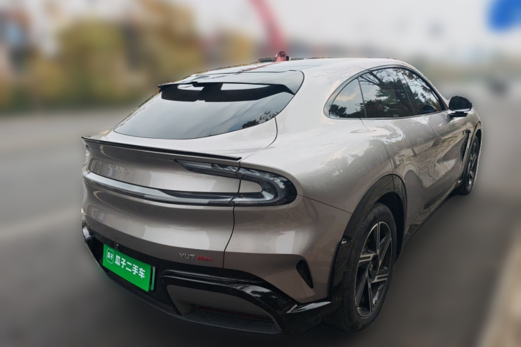 小米汽车 小米YU7 2025款 超长续航高性能四驱Max版车身外观7