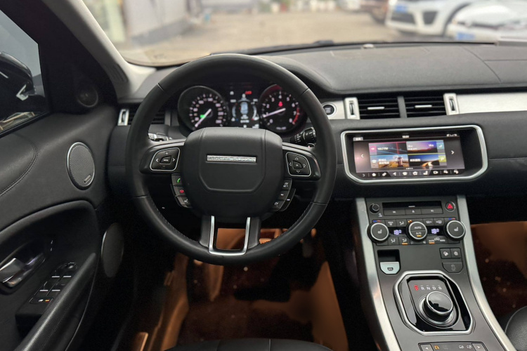 路虎 揽胜极光 2018款 240PS SE 智耀版中控内饰7002