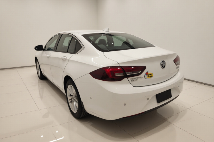 别克 君威 2017款 20T 豪华型车身外观5