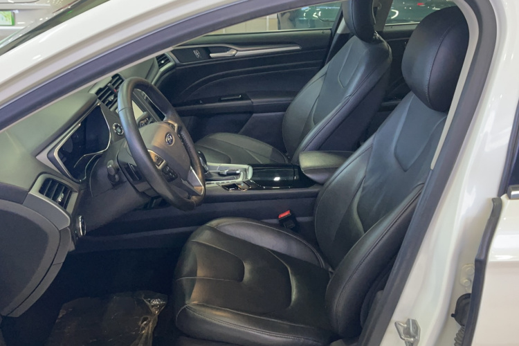 福特 蒙迪欧 2013款 2.0L GTDi240豪华运动型局部细节19