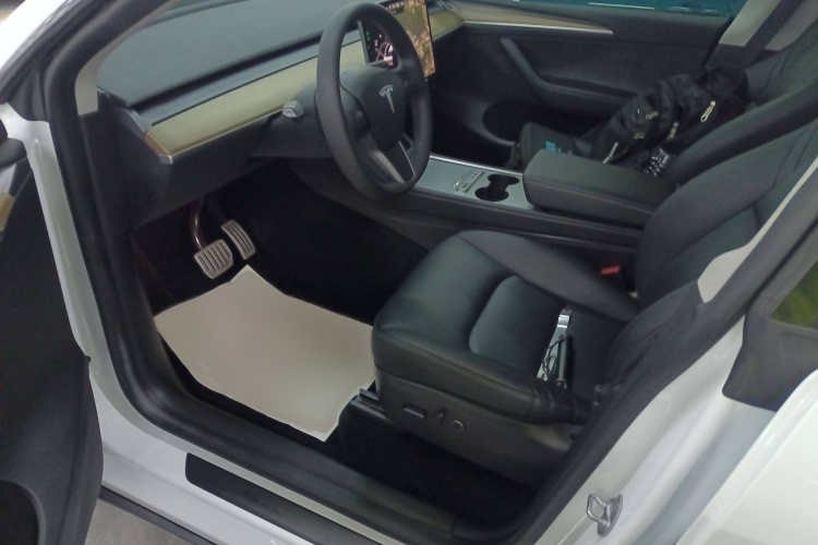 特斯拉 Model Y 2022款 Performance高性能全轮驱动版局部细节19