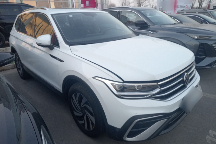 大众 途观L 2024款 300TSI 自动两驱智享版车身外观3