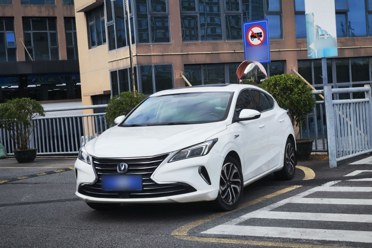 长安 逸动 2018款 XT 1.6L GDI 手动风潮型 国V车身外观6001