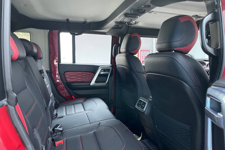 北京BJ40 2019款 2.3T 自动四驱城市猎人版旗舰型 国VI中控内饰7012