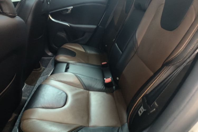 沃尔沃V40 2014款 Cross Country T5 AWD 智雅版中控内饰21