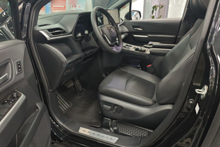 丰田 格瑞维亚 2024款 2.5L混动 尊贵PLUS四驱版中控内饰19