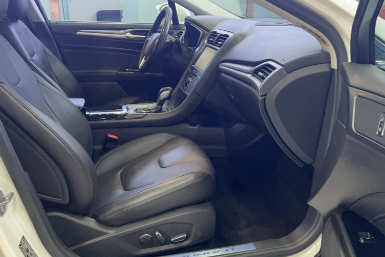 福特 蒙迪欧 2013款 2.0L GTDi240豪华运动型中控内饰7004