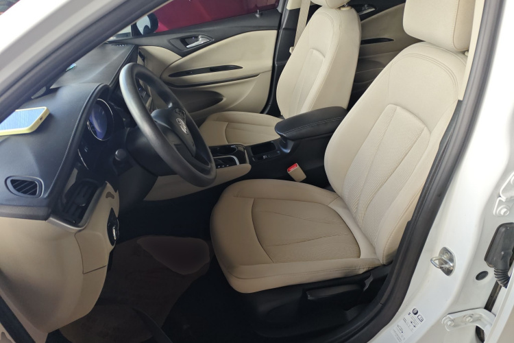 别克 威朗 2019款 三厢 15S 自动进取型中控内饰19