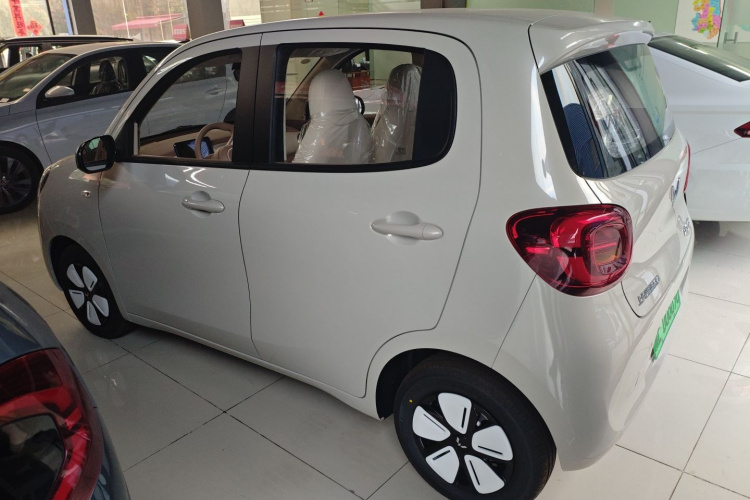 五菱汽车 宏光MINIEV 2025款 四门版 进阶款车身外观6005