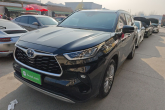 丰田 汉兰达 2022款 双擎 2.5L 四驱尊贵版 7座