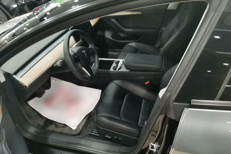 特斯拉 Model 3 2022款 后轮驱动版局部细节19