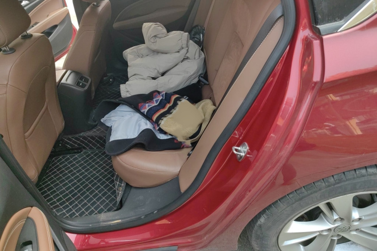 别克 君威 2017款 20T 豪华型中控内饰7004