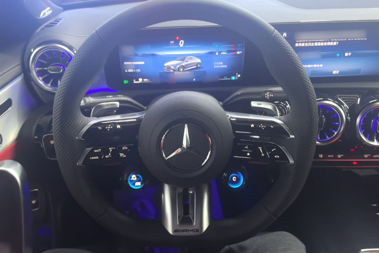 奔驰CLA AMG 2026款 AMG CLA 35 4MATIC中控内饰13