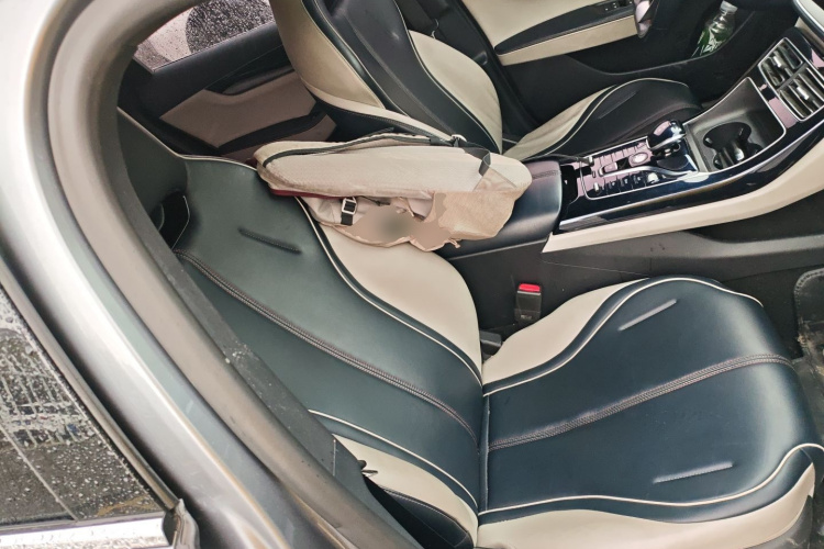 比亚迪 秦PLUS 2021款 DM-i 120KM 尊贵型局部细节41