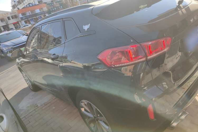 魏牌 VV7 2017款 2.0T 超豪型车身外观4