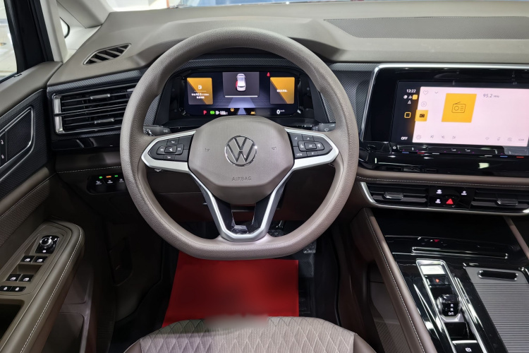 大众 威然 2024款 330TSI 商务版中控内饰7003