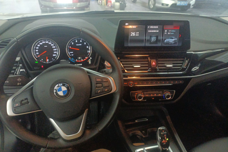 宝马1系 2023款 120i M运动版中控内饰12