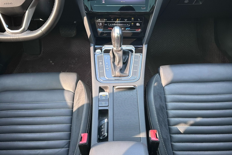 大众 迈腾 2020款 330TSI DSG 领先型中控内饰7005