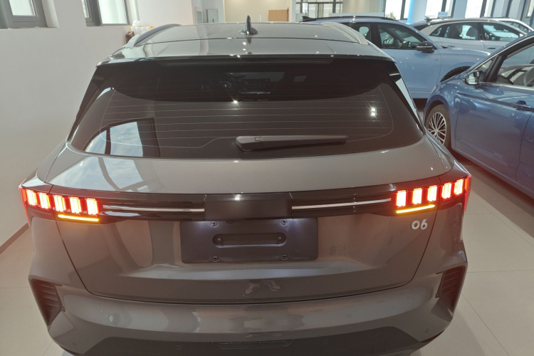领克06 2020款 1.5T 耀Halo车身外观6