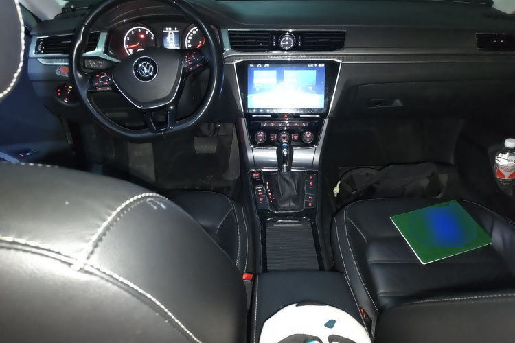 大众 帕萨特 2017款 330TSI DSG尊荣版中控内饰12