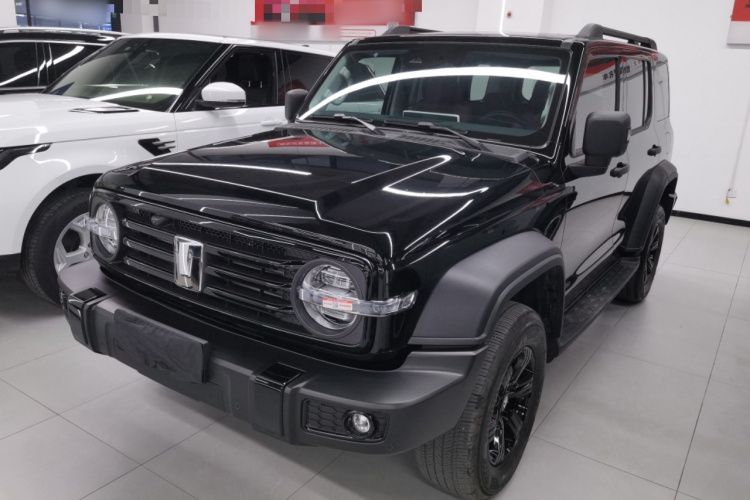 坦克300 2025款 2.0T 挑战者车身外观1