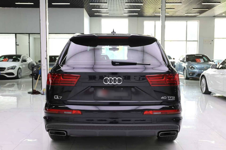 奥迪Q7 2016款 40 TFSI S line运动型车身外观6004