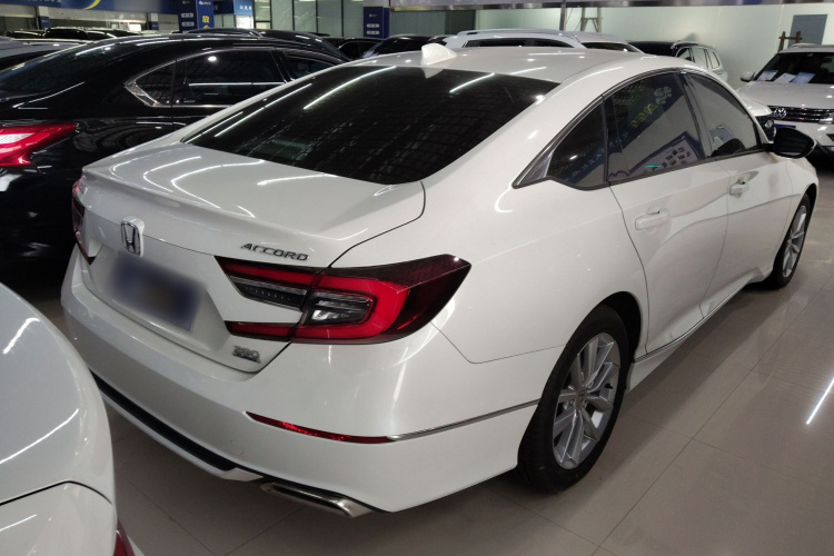 本田 雅阁 2022款 260TURBO 豪华版车身外观6005