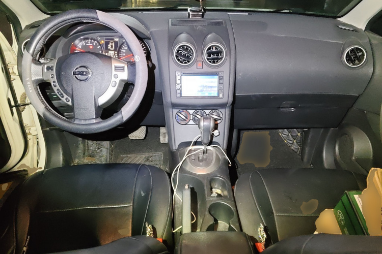 日产 逍客 2015款 2.0XL 酷火 CVT 2WD中控内饰12