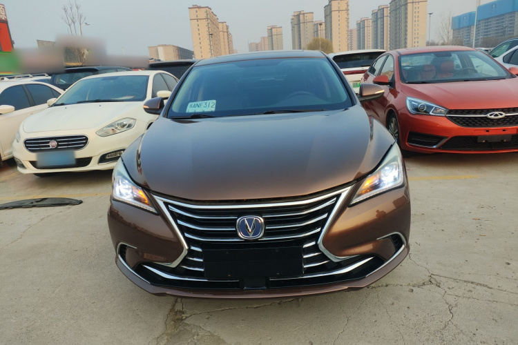 长安 逸动 2018款 1.6L GDI 手动时尚型车身外观2