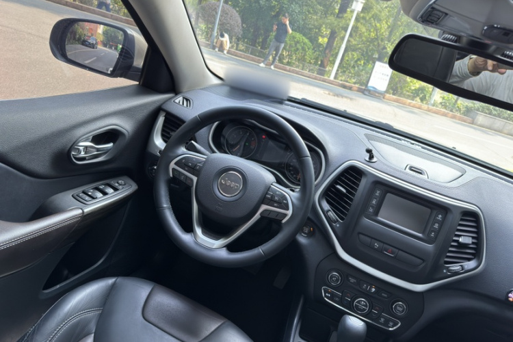 Jeep 自由光 2016款 2.4L 领先版中控内饰7003