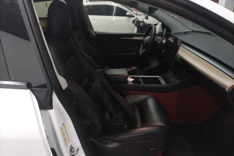 特斯拉 Model Y 2022款 长续航全轮驱动版局部细节41