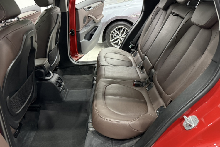 宝马X1 2019款 sDrive18Li 尊享型中控内饰7003