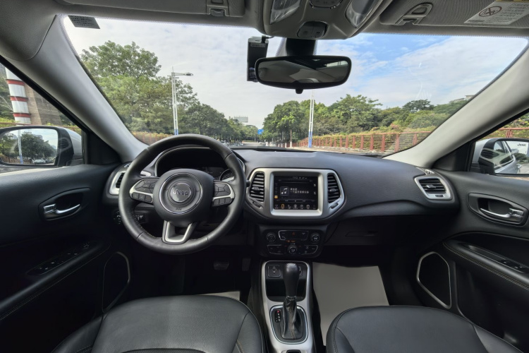 Jeep 指南者 2017款 200T 自动家享版中控内饰7002