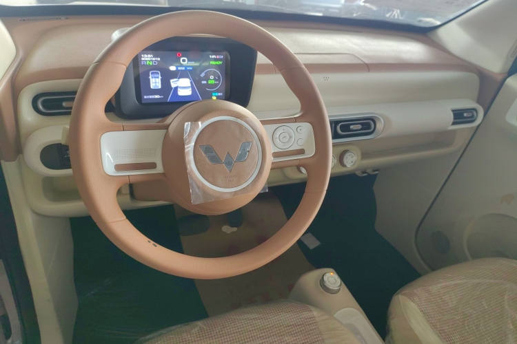 五菱汽车 宏光MINIEV 2024款 第三代 215km 青春版中控内饰12