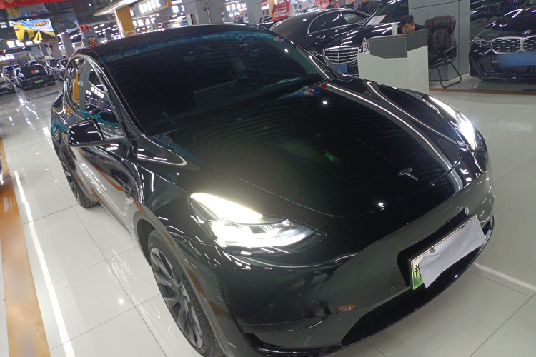 特斯拉 Model Y 2022款 改款 后轮驱动版车身外观3