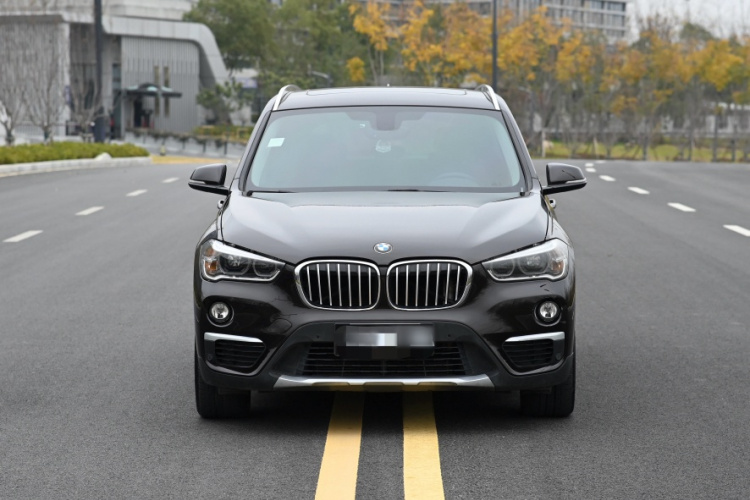 宝马X1 2016款 sDrive18Li 豪华型车身外观6006