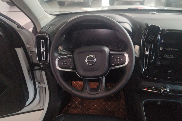 沃尔沃XC40 2022款 T4 四驱智行时尚版中控内饰13