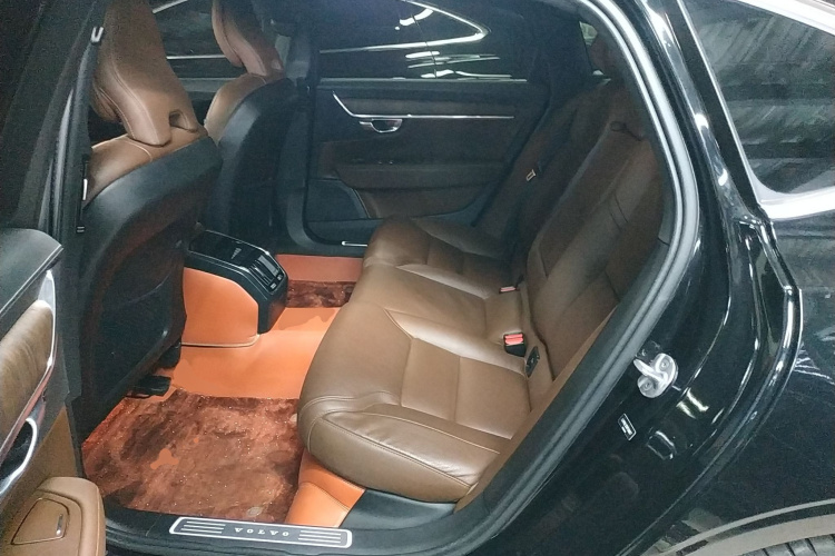 沃尔沃S90 2024款 B5 智远豪华版中控内饰21