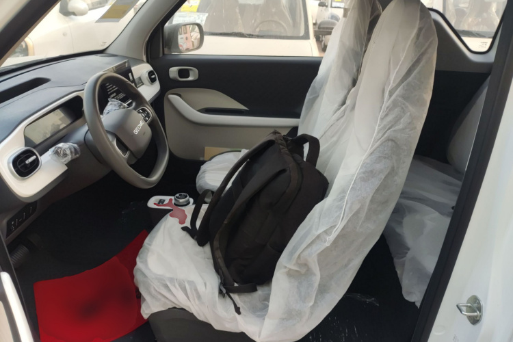 吉利银河 熊猫 2025款 210km 元气熊中控内饰19