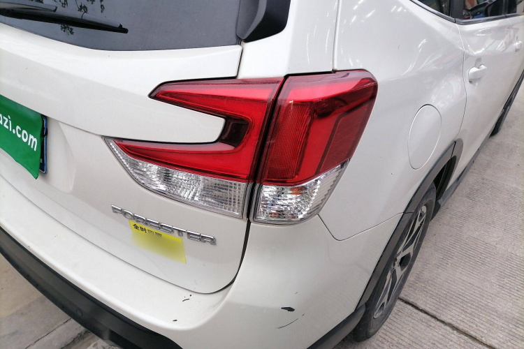 斯巴鲁 森林人 2020款 2.0i 豪华版车身外观9