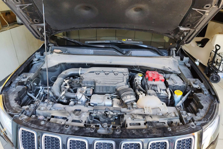 Jeep 指南者 2020款 220T 自动领先版局部细节24