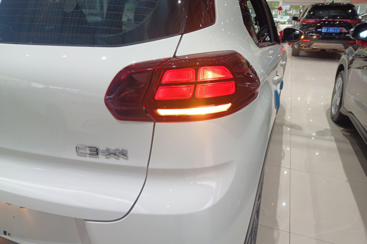 雪铁龙C3-XR 2021款 190THP DCT致尚版车身外观9